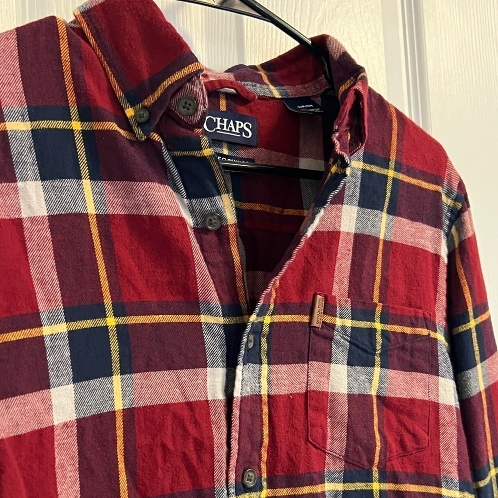 Chaps Performance Men’s Classic Fit Flannel Long Sleeve Shirt Red Blue - Picture 2 of 8